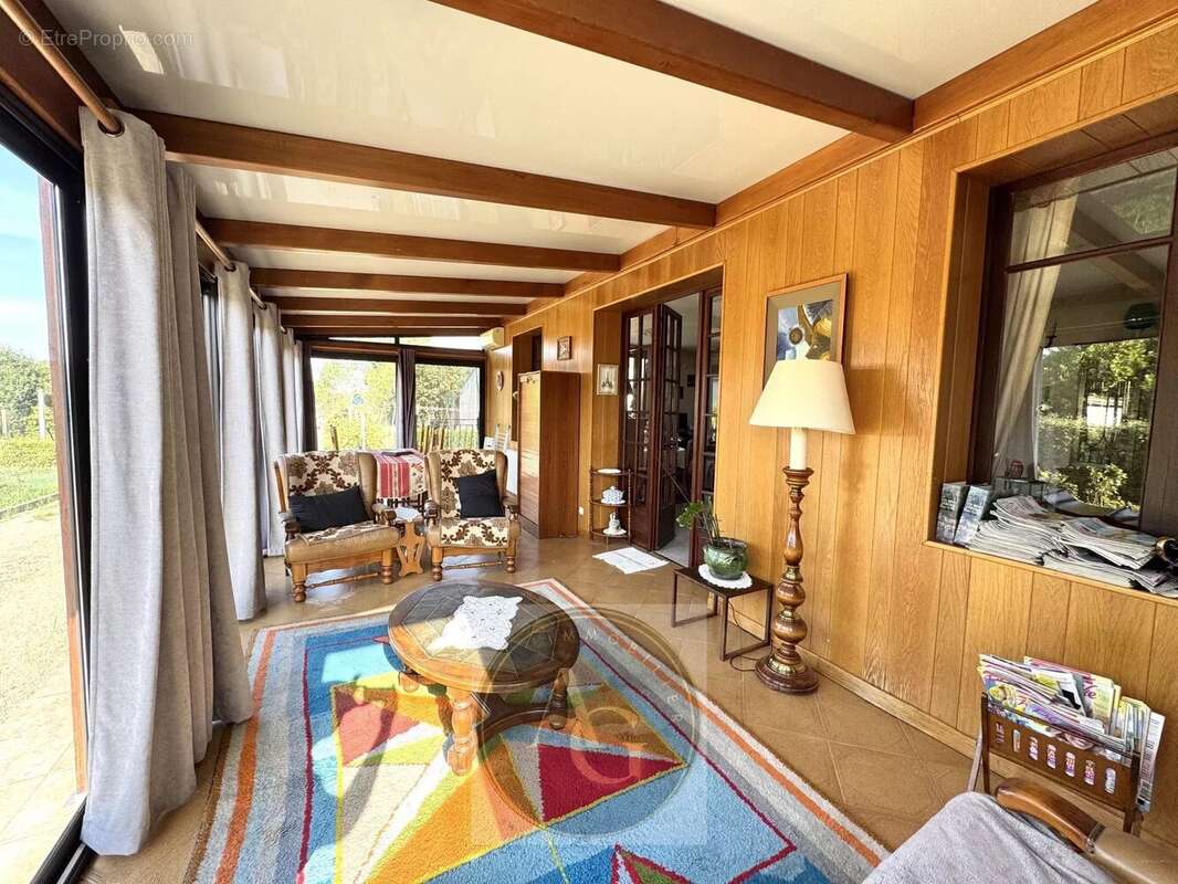 Maison à VILLENEUVE-LA-COMPTAL