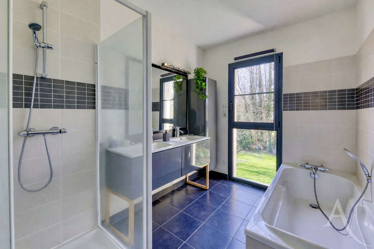 Maison Montaigu - photo 14