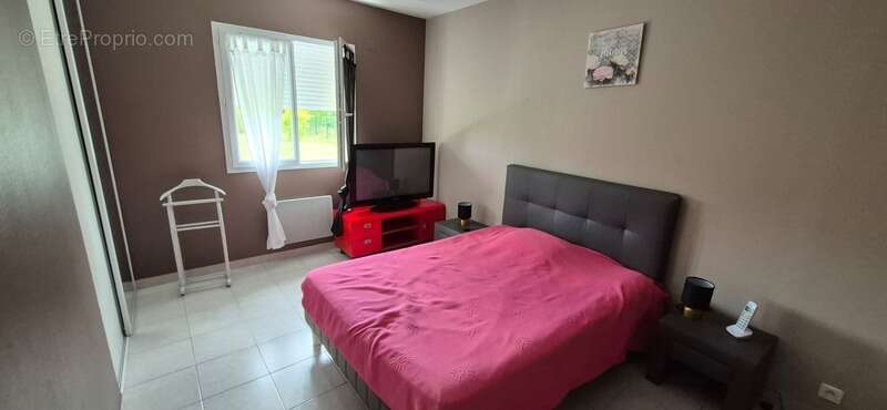 Maison à vendre 6 pièces SAINTE LIVRADE SUR LOT (47)Sainte-Livrade-sur-Lot – Belle propriété familiale sur 3 000 m² de terrain a - photo 13