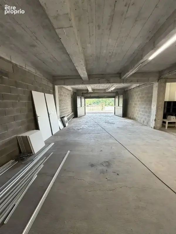 Parking à CHAZAY-D'AZERGUES