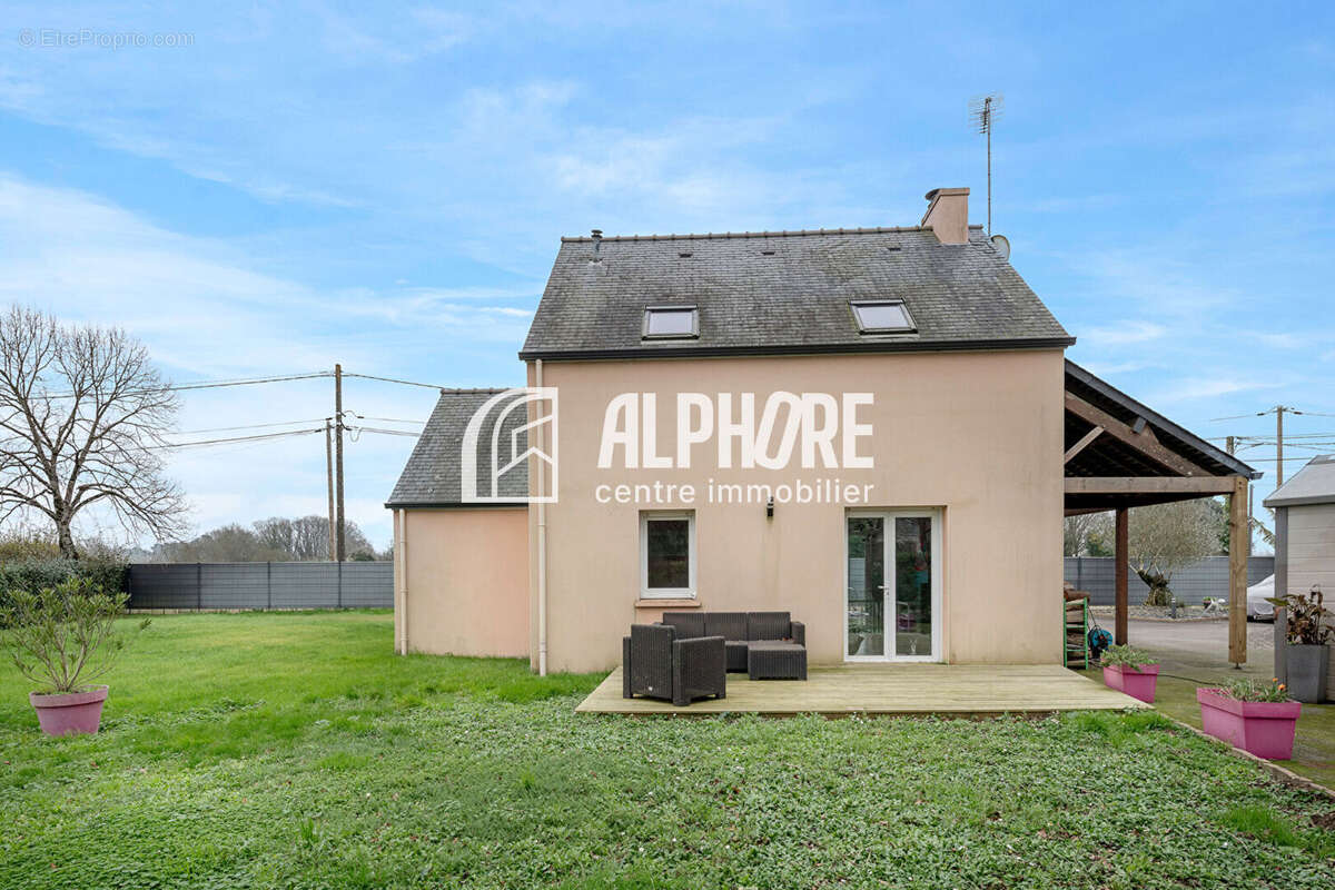 Maison à DONGES