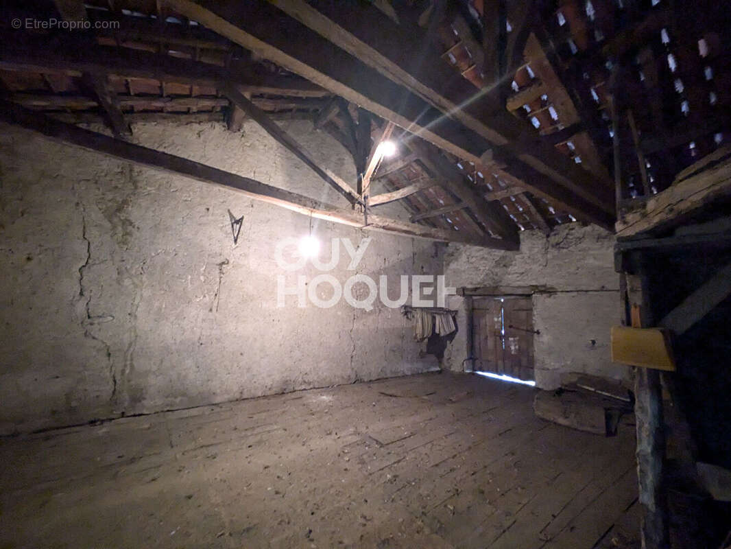 Maison à LAROQUE-DES-ARCS