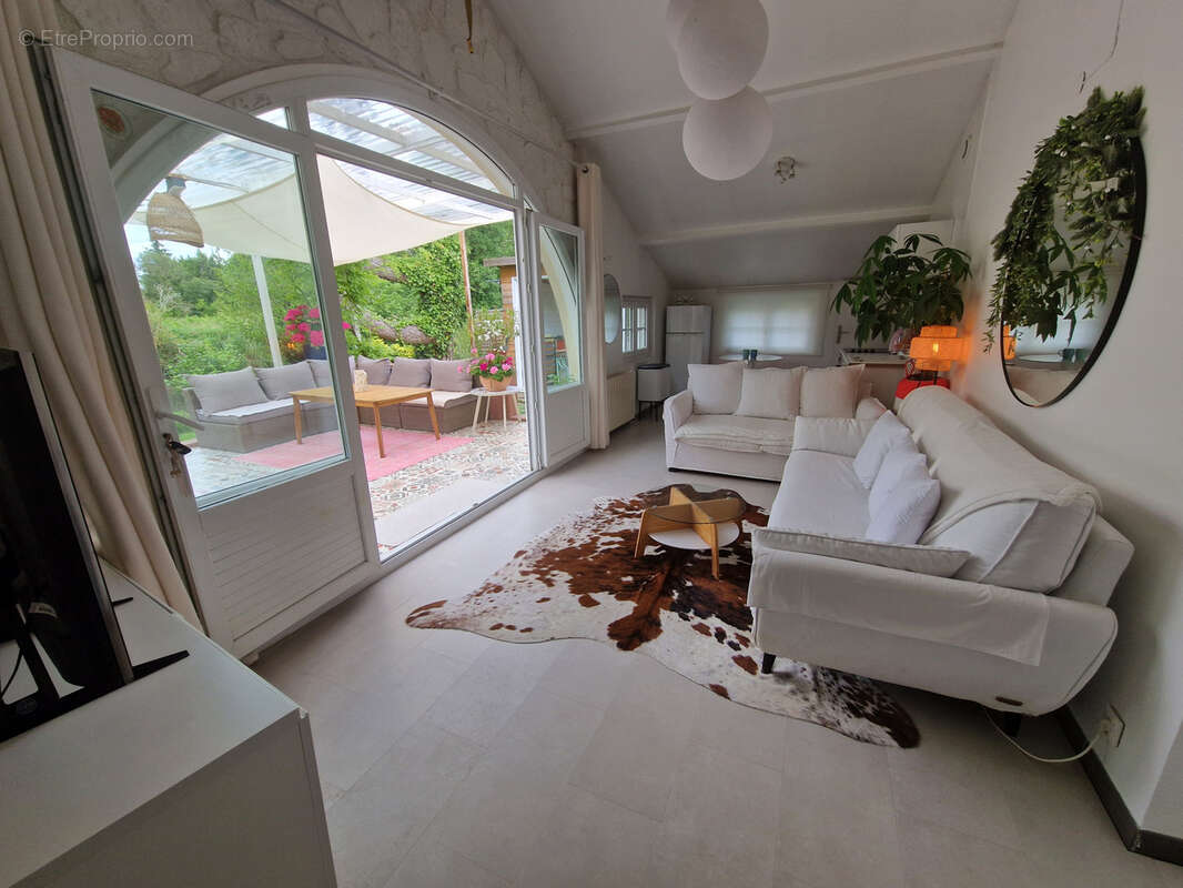 Maison à SAINTE-GEMME-MORONVAL