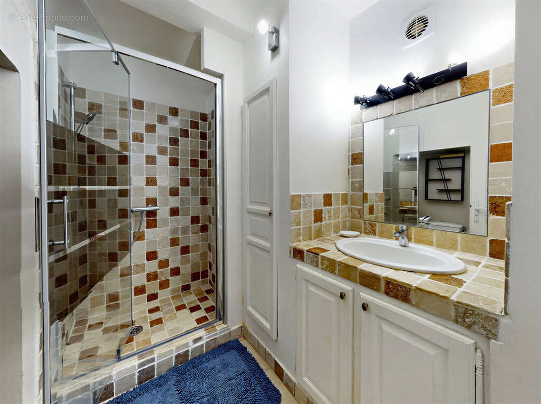 Appartement à VENELLES