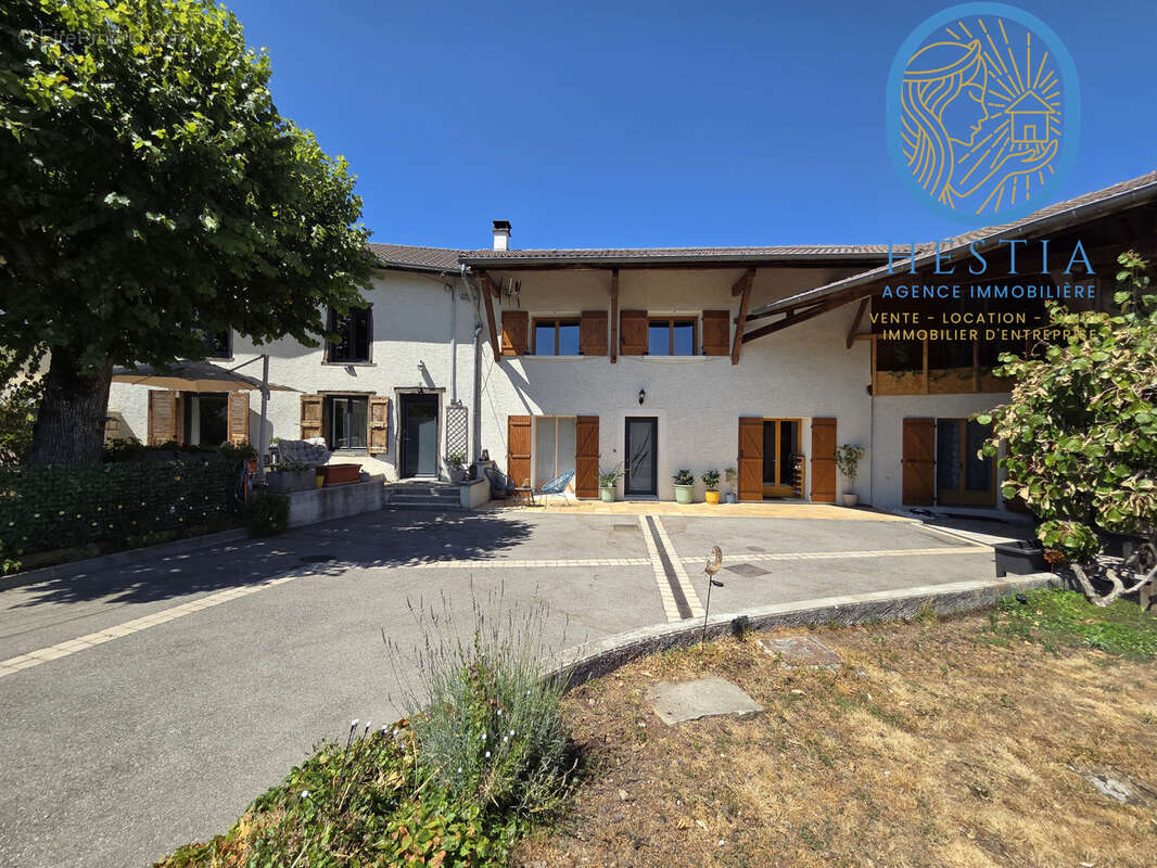 Maison à REAUMONT