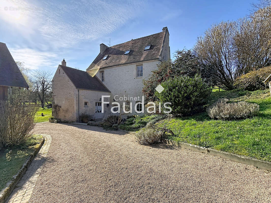 Maison à VERSAINVILLE