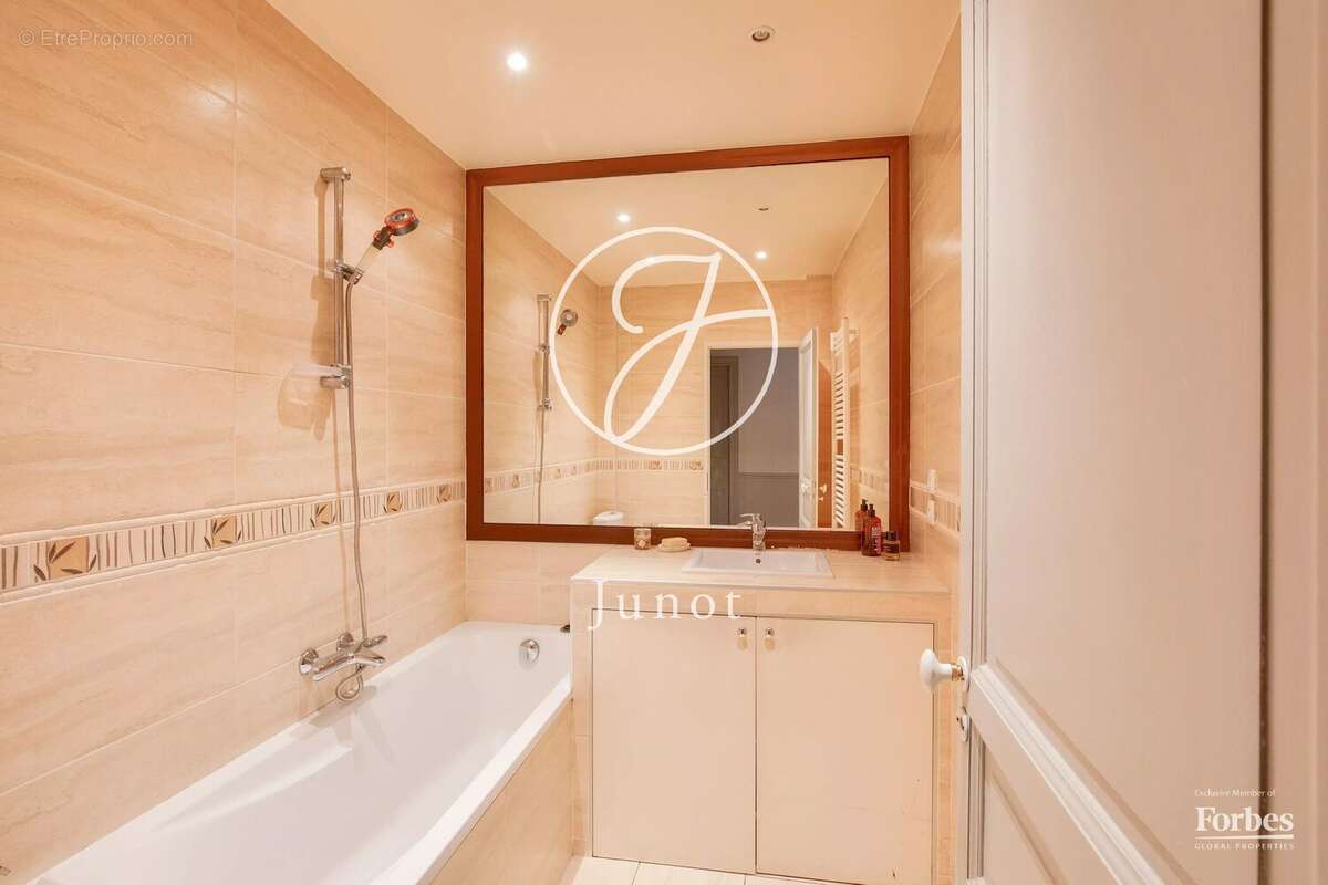 Appartement à VERSAILLES