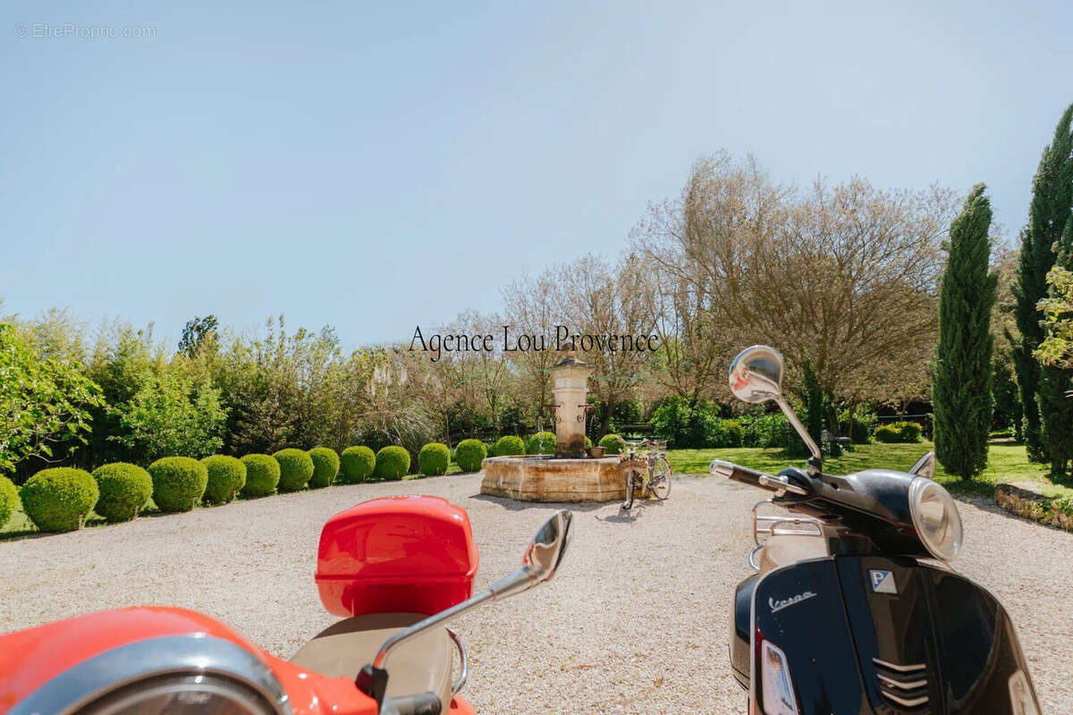 Maison 292 m² à Lamanon  - photo 5