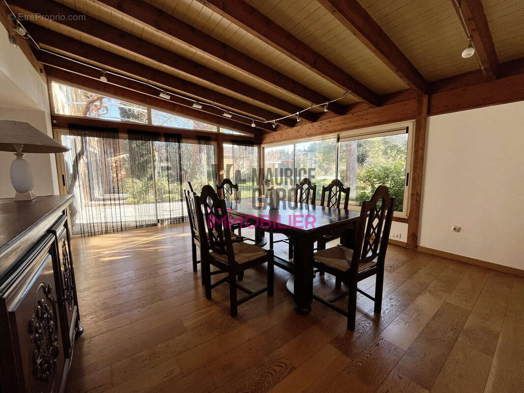 Maison à L&#039;ISLE-SUR-LA-SORGUE