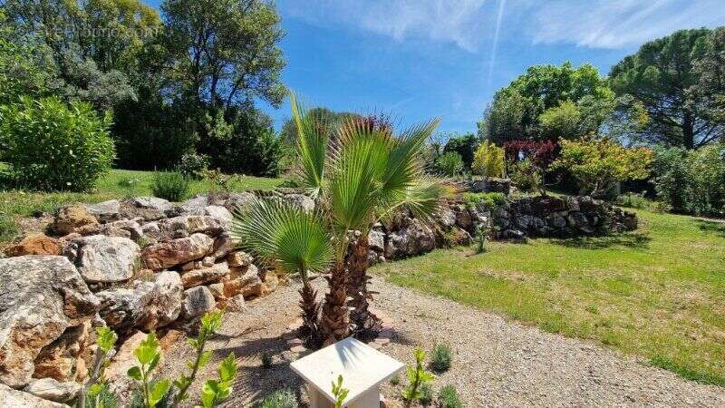 Photo 2 - Maison à SALERNES