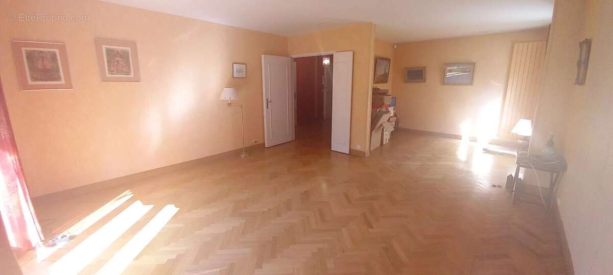 Appartement à LE RAINCY