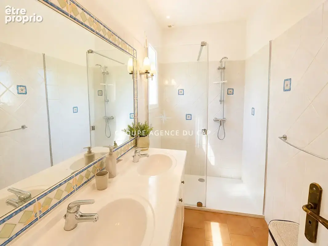 A vendre villa de 150m² avec vue mer panoramique  4 chambres et garage aux issambres - photo 14
