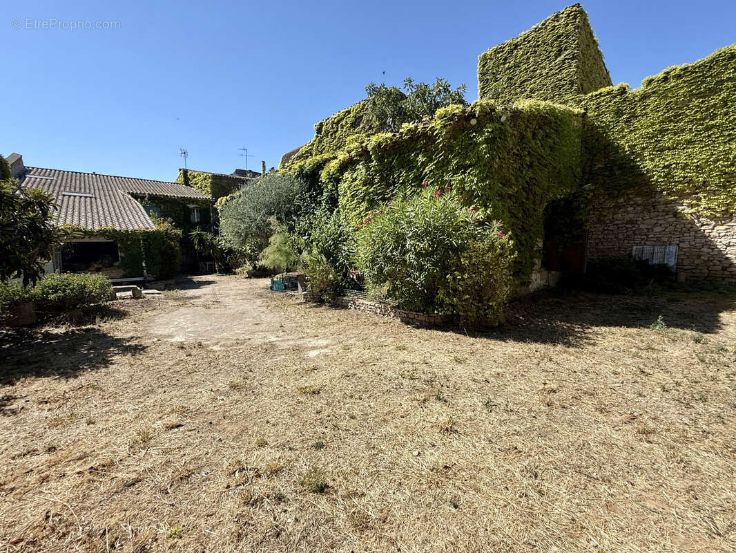 Maison à MILHAUD