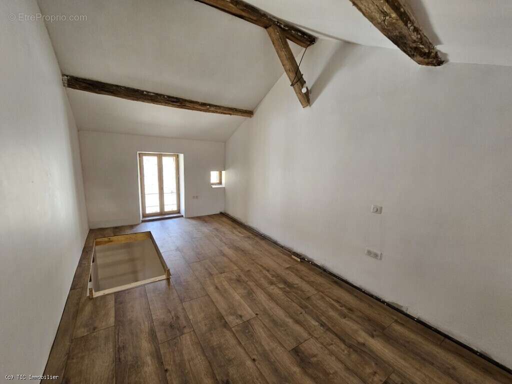 Maison à CHAMPAGNE-MOUTON