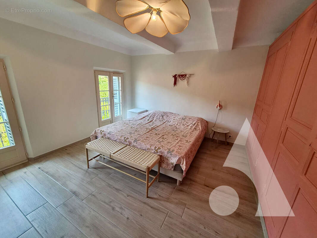 Salernes - Charmant appartement traversant avec terrasse, balcon et cave - photo 13