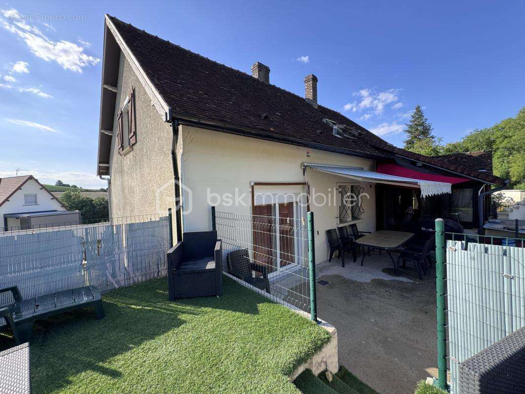 La maison où chacun a enfin sa place : 153 m², 5 chambres possibles, sous-sol total, 2 garages, 1 979 m² clos - photo 23