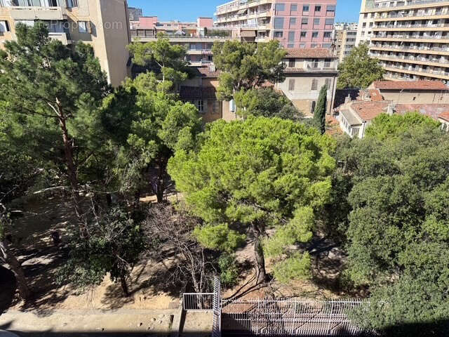 Appartement à MARSEILLE-3E