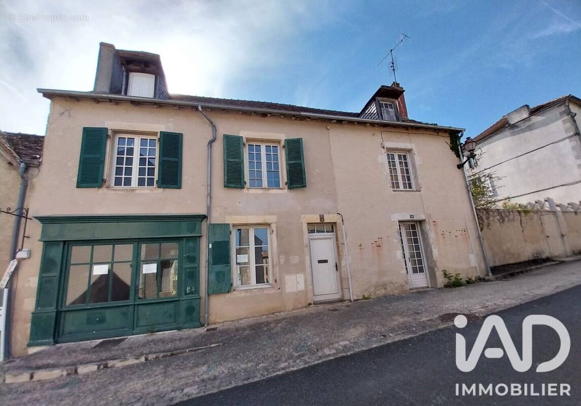 Photo 1 - Maison à MONTMORILLON