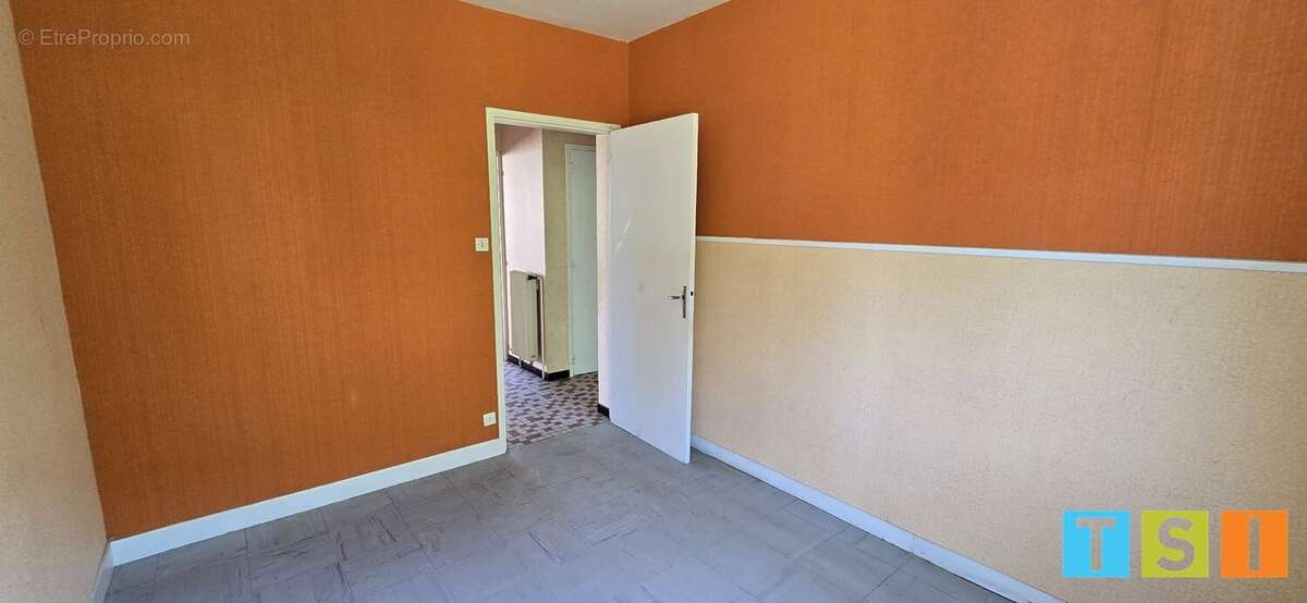 T3 de 63,34 m² à rénover - photo 3