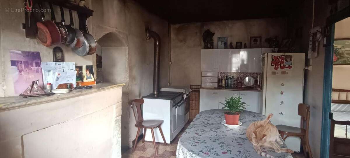 Maison à SAINT-GERMAIN-DE-MARENCENNES