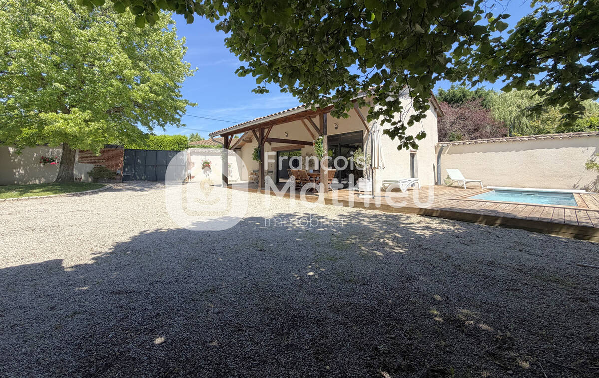 Maison à DOMPIERRE-SUR-CHALARONNE