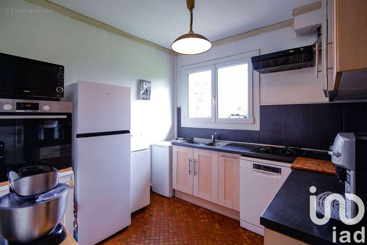 Maison 130 m² à Saint-Loubes  - photo 3
