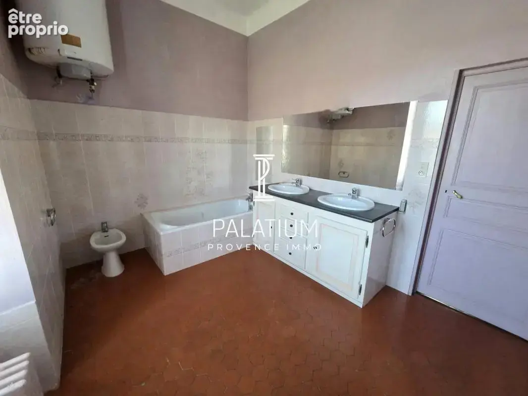 FORCALQUIER – Maison de Ville de 76 m² à Rénover avec Jardin, Dépendance et Garage Sécurisé - photo 34