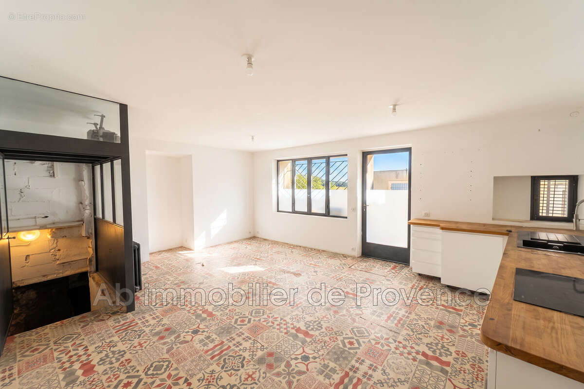 Maison 273 m² à Lauris  - photo 3