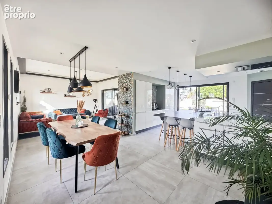 Maison d’architecte contemporaine connectée BBC 188 m² avec prestations d'exception sur parcelle de 750 m² avec piscine - photo 4
