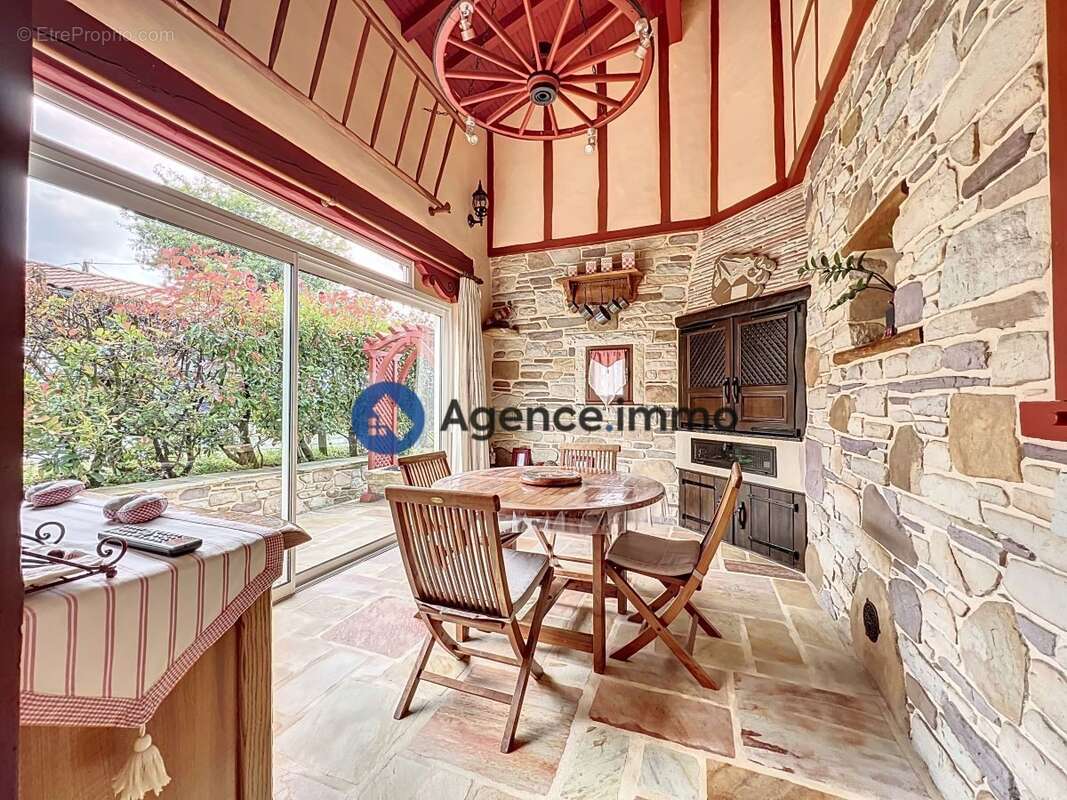 Maison à SAINT-PEE-SUR-NIVELLE