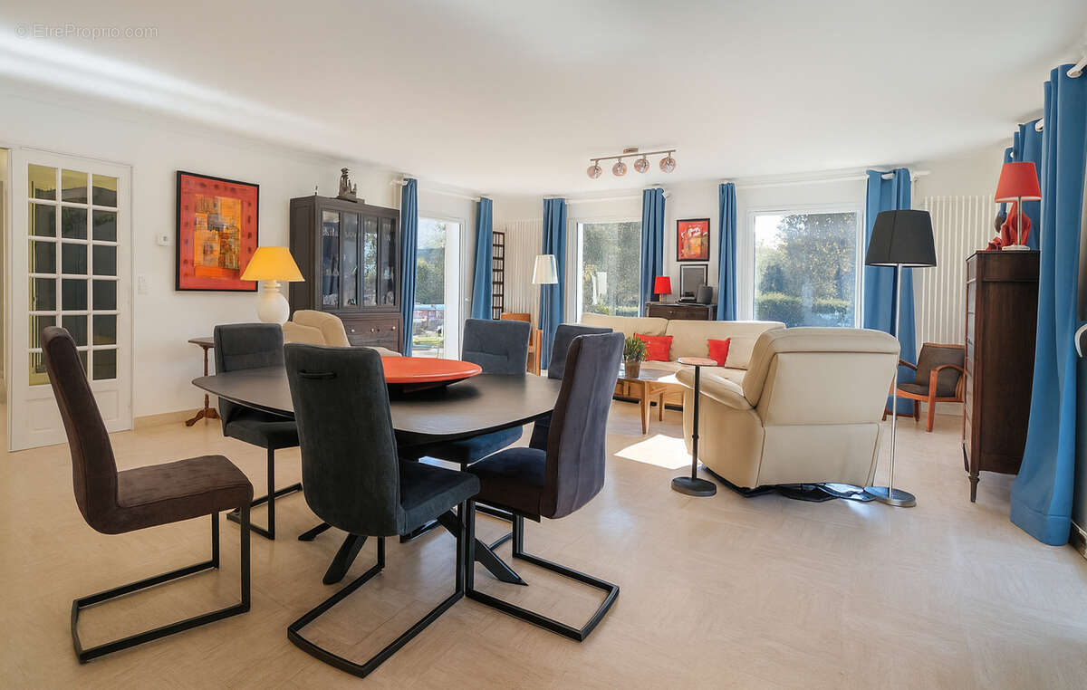 Maison à LA TURBALLE