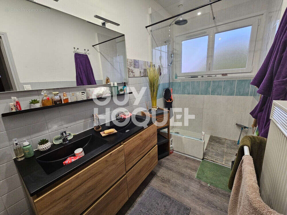 Maison à HAUT-MAUCO