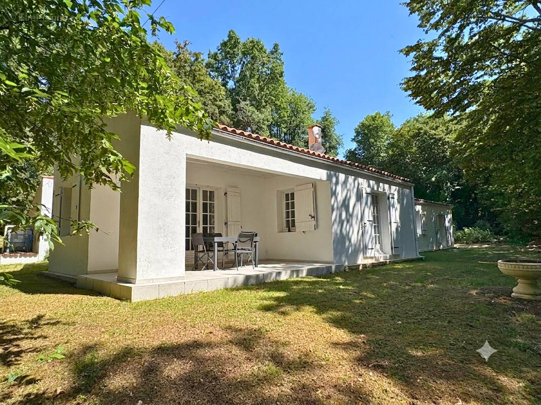 Maison à LOUZAC-SAINT-ANDRE