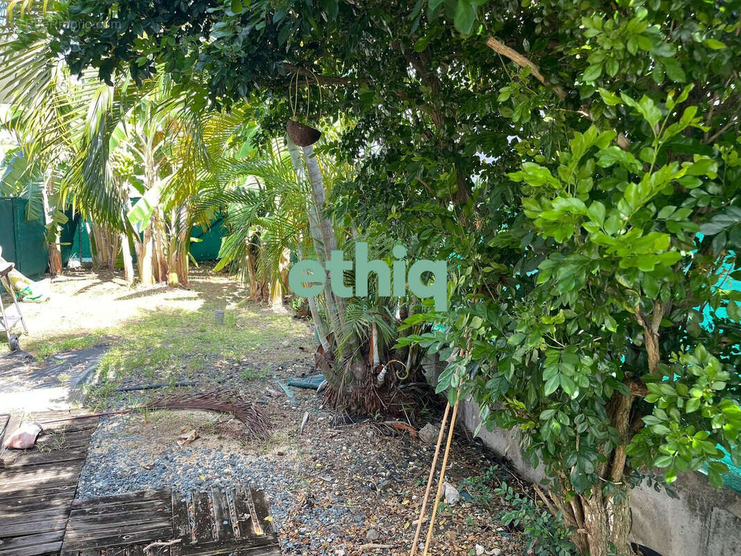 Maison à BAIE-MAHAULT