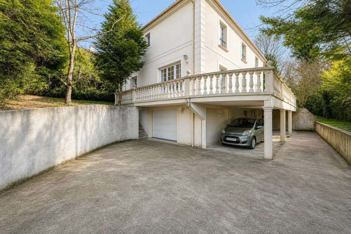 Maison individuelle de 7 pièces de 220m² en vente à Sarcelles - Idéal pour les familles - photo 21