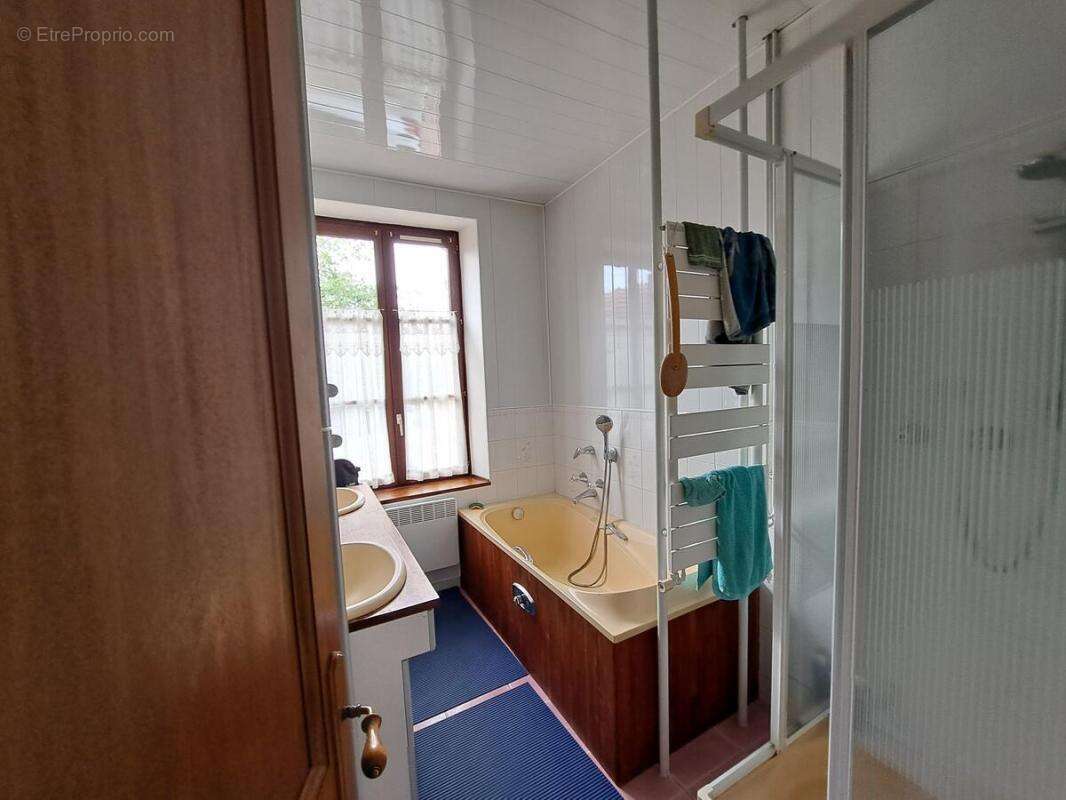 Maison à MEHUN-SUR-YEVRE