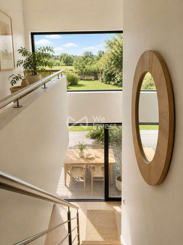 ESCALIER DONNANT SUR LE JARDIN  - Maison à CYSOING