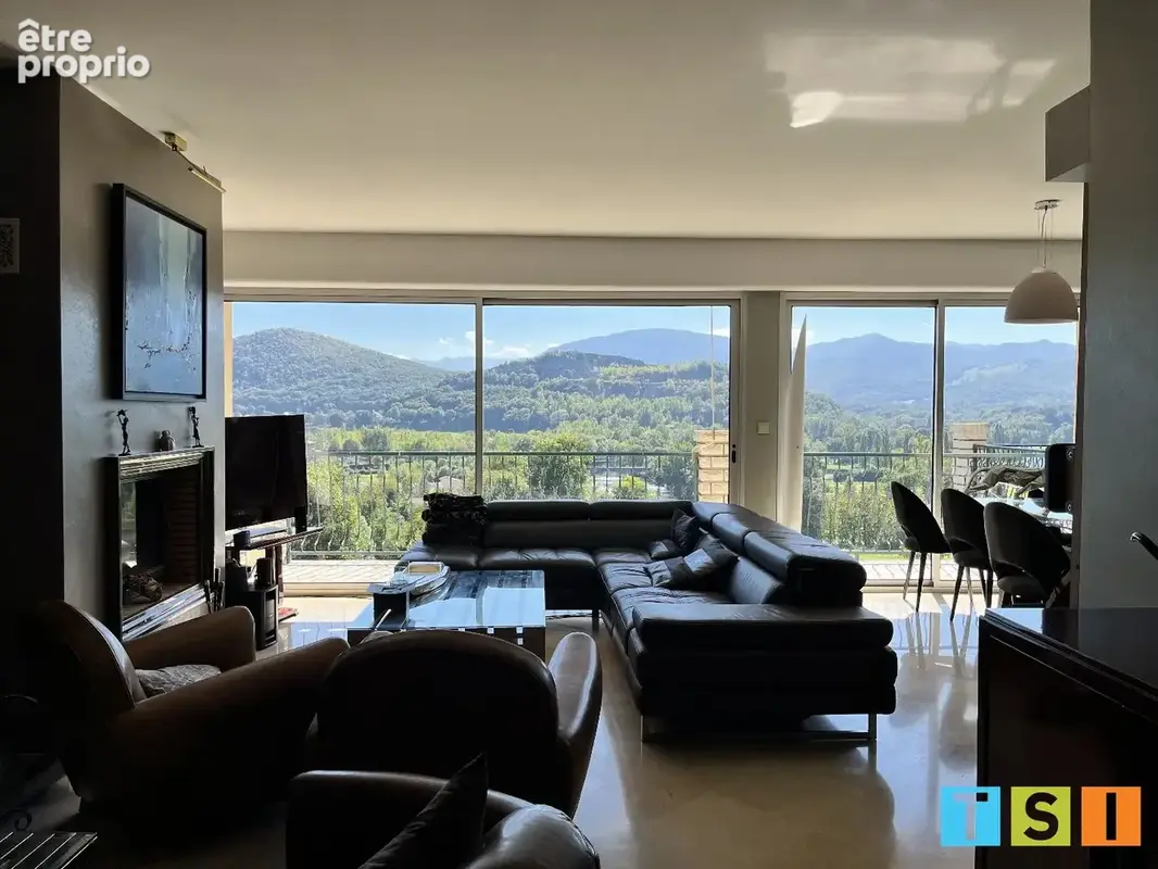 Bien d'exception: Villa 280m², vue panoramique sur Pyrénées, 4 chambres, un appartement indépendant, double garage, 4200m² de te - photo 2