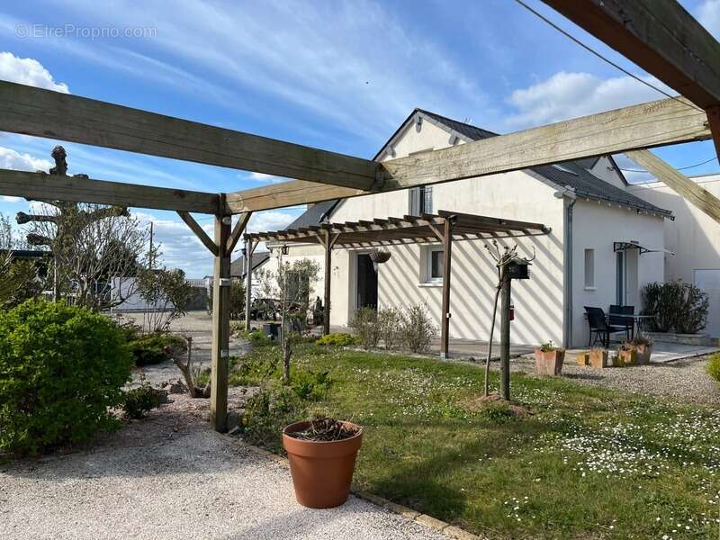 Maison à VILLEBERNIER