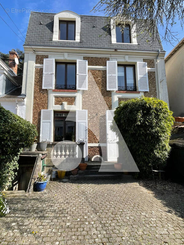 Maison à SUCY-EN-BRIE