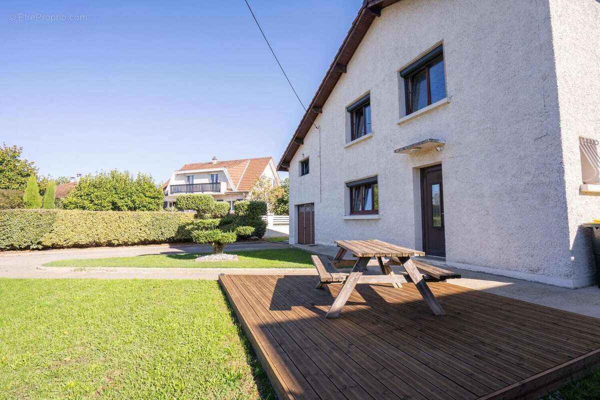 Maison 125 m² à Genas  - photo 3