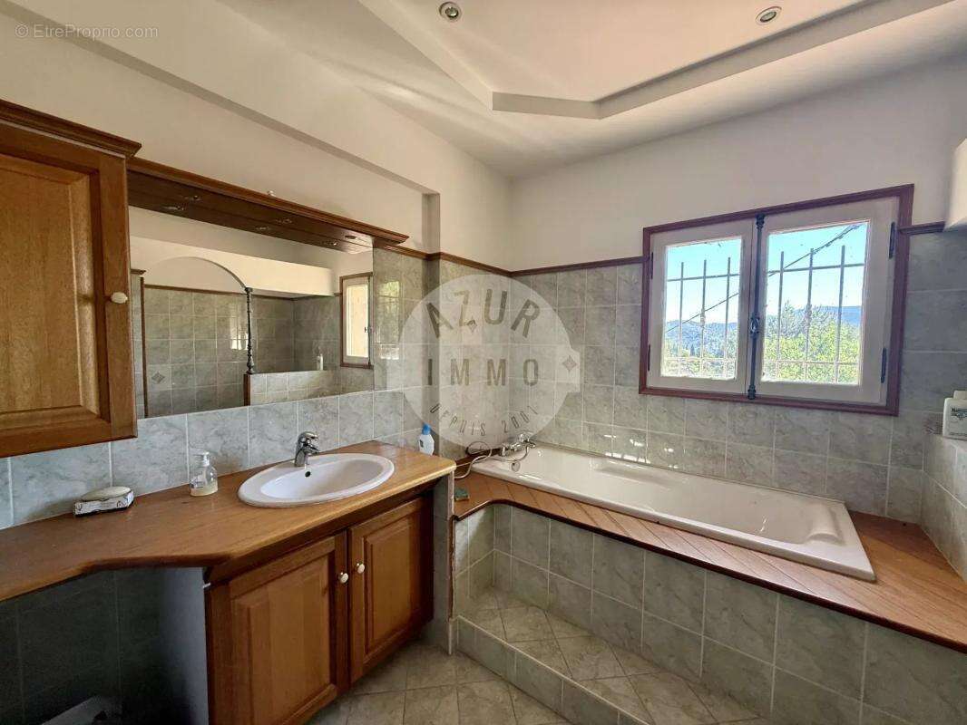 Maison à ROQUEVAIRE