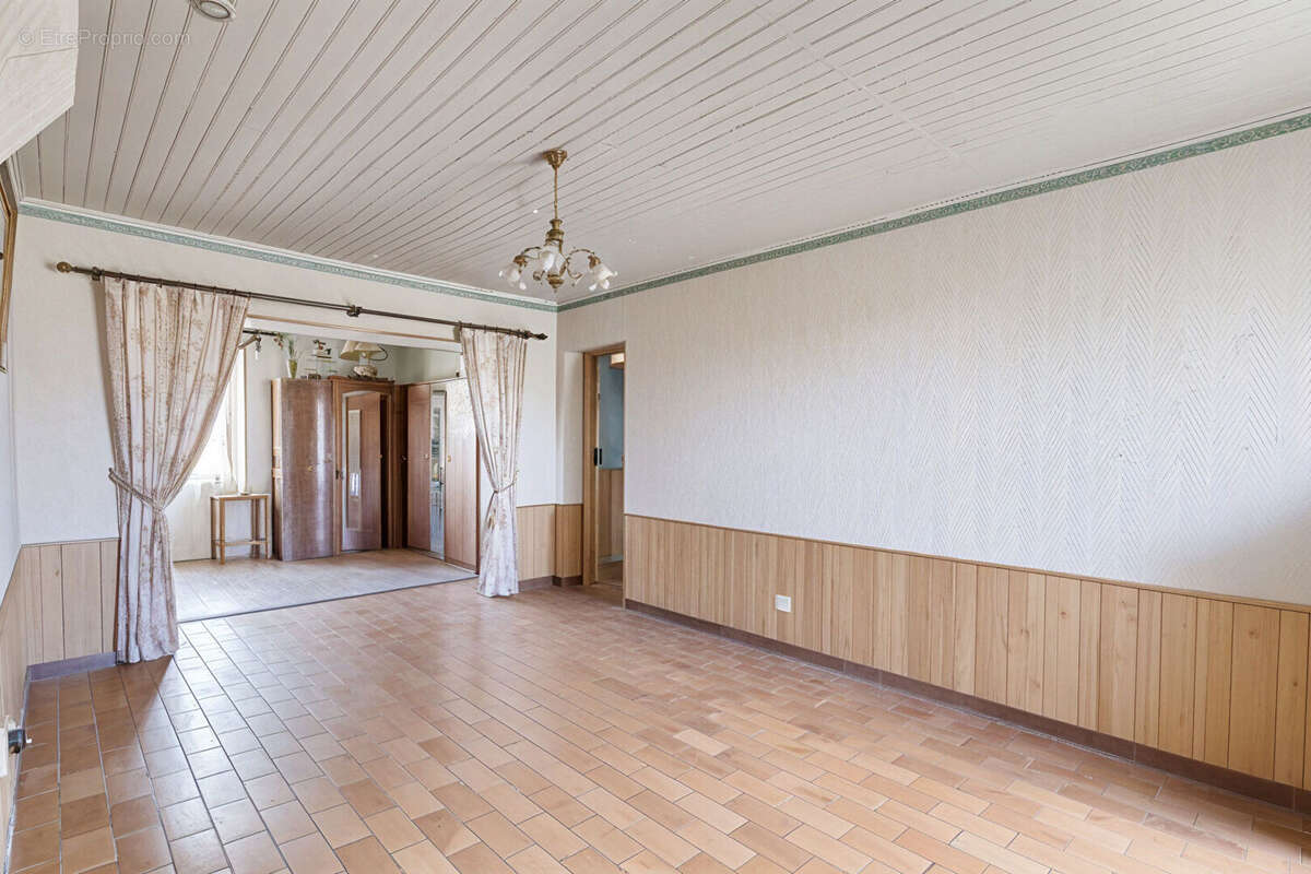 Maison à VILLARS-LES-DOMBES