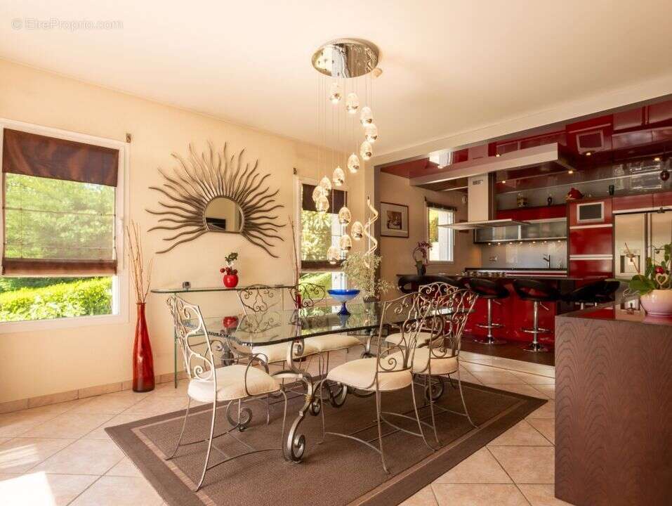 Maison à VETRAZ-MONTHOUX