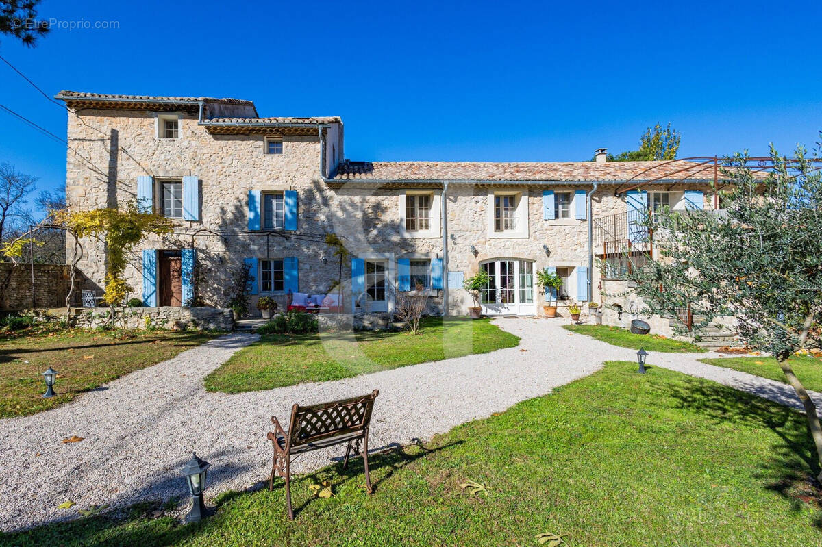 Maison à PERNES-LES-FONTAINES