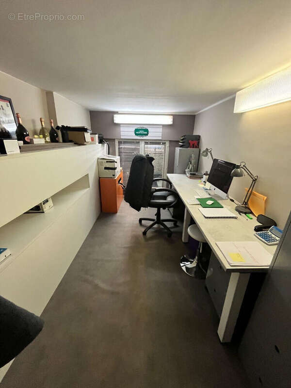 Commerce à COURBEVOIE