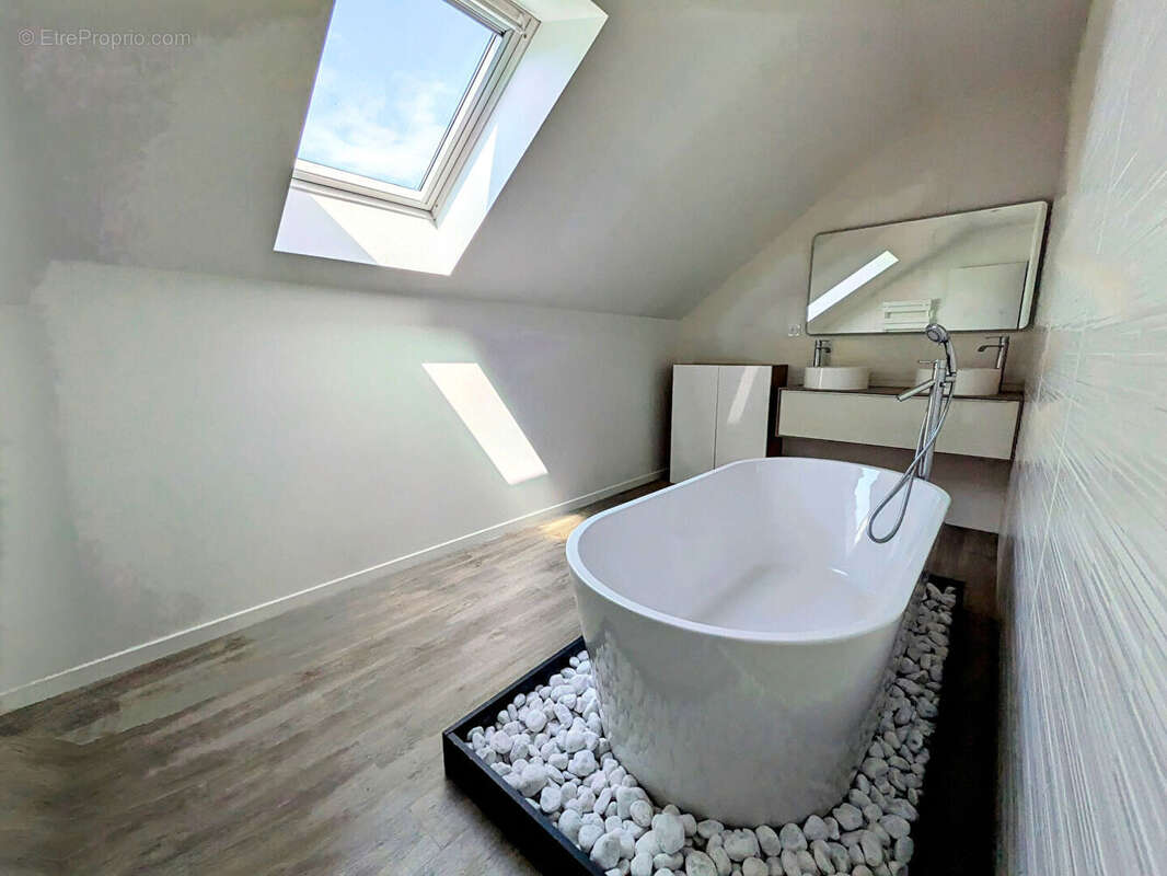 Maison à LA CHAPELLE-SUR-ERDRE