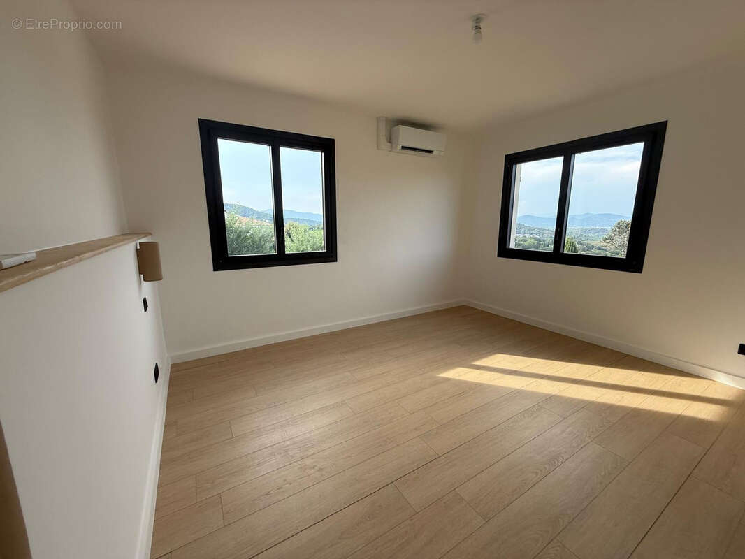 Villa rénovée au cœur de La Croix-Valmer - photo 10