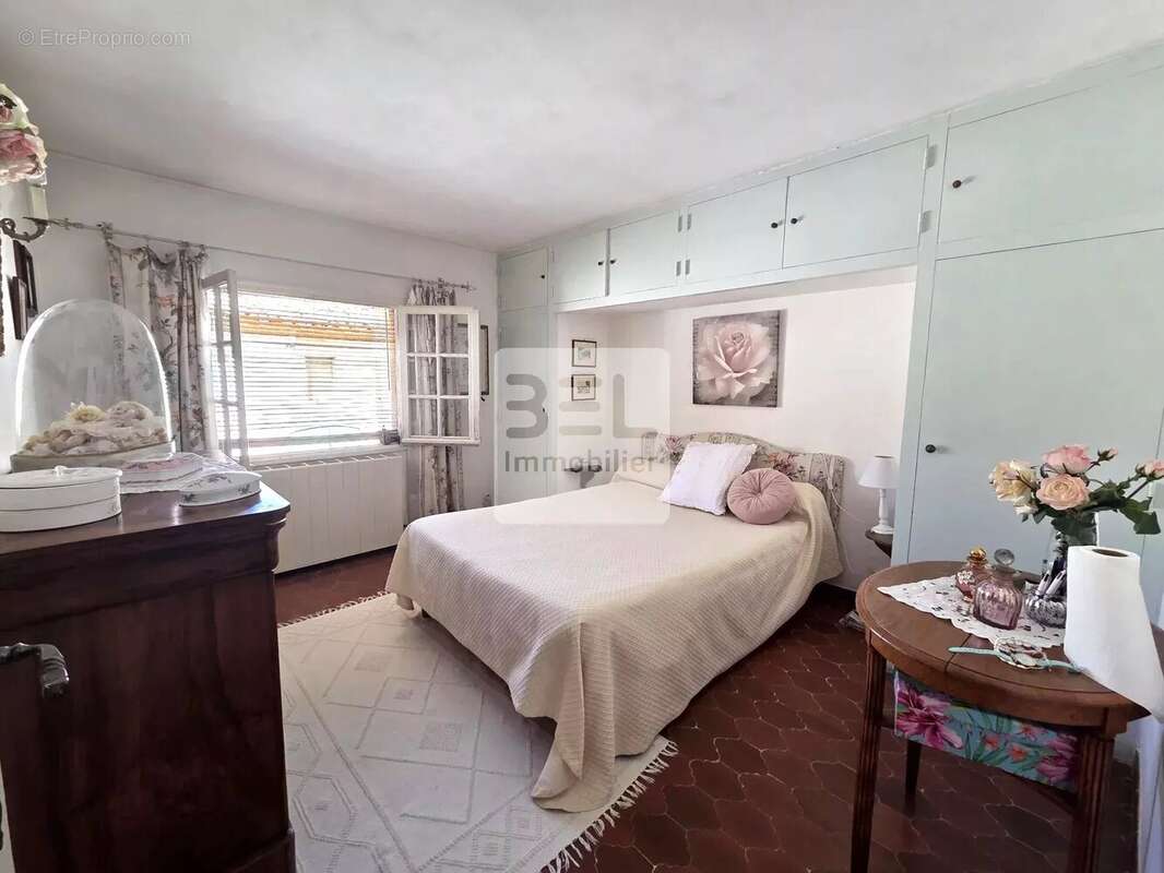 Maison à LA ROQUE-SUR-CEZE