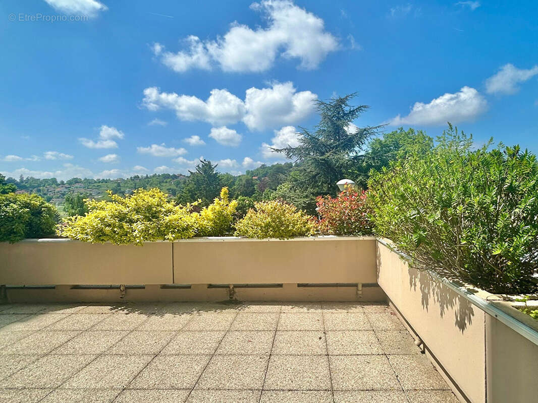 Appartement à SAINT-GENIS-LAVAL